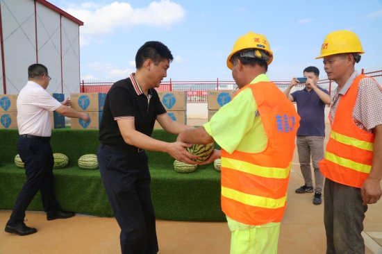 南旅建工集團董事長陳皓等赴我司工地慰問